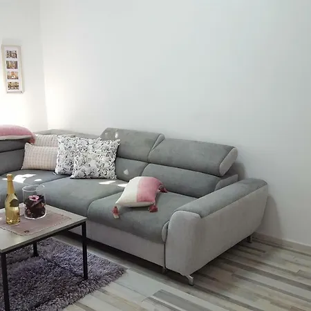 Apartman Imperia *** *